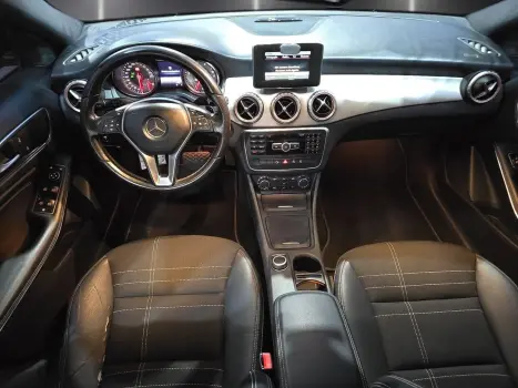 MERCEDES-BENZ GLA 200 1.6 16V 4P CGI STYLE TURBO AUTOM�TICO, Foto 2