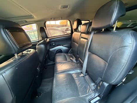 MITSUBISHI Outlander 3.0 V6 24V 4P GT 4X4 AUTOM�TICO, Foto 8