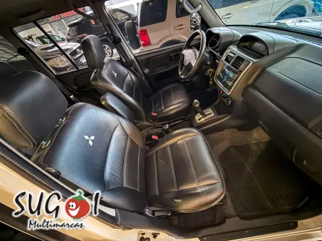 MITSUBISHI Pajero TR4 2.0 16V 4P 4X4 FLEX AUTOMÁTICO, Foto 8 MITSUBISHI Pajero TR4 2.0 16V 4P 4X4 FLEX AUTOMÁTICO, Foto 8