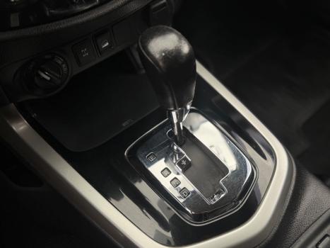 NISSAN Frontier 2.3 16V SE 4X4 CABINE DUPLA BI-TURBO DIESEL AUTOM�TICO, Foto 13