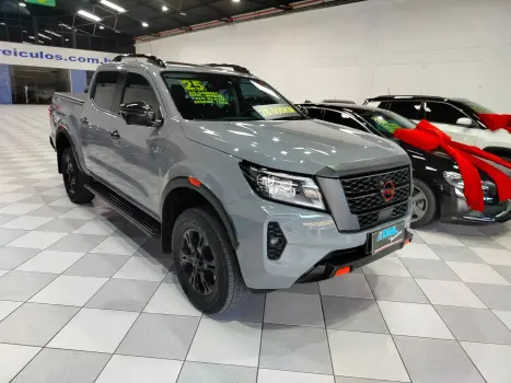 NISSAN Frontier 2.3 16V PRO4X CABINE DUPLA 4X4 BI-TURBO DIESEL AUTOM�TICO, Foto 3