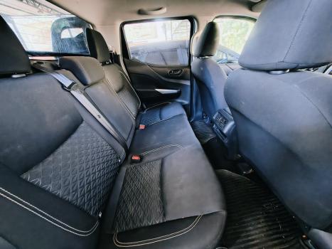 NISSAN Frontier 2.3 ATTACK CABINE DUPLA 4X4 BI-TURBO DIESEL AUTOM�TICO, Foto 3