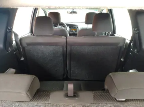 NISSAN Grand Livina 1.8 16V 4P FLEX S, Foto 18