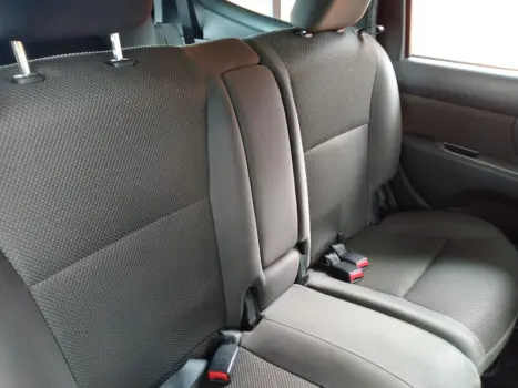 NISSAN Grand Livina 1.8 16V 4P FLEX S, Foto 19