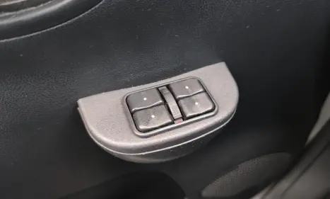 NISSAN March 1.0 16V 4P FLEX, Foto 14