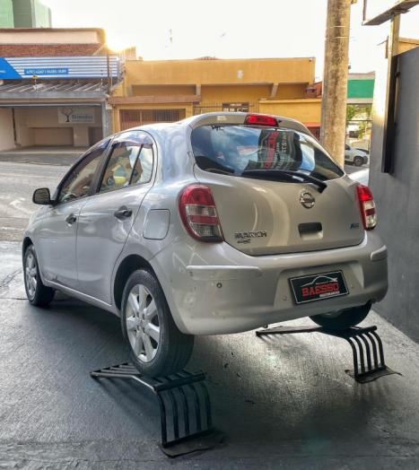 NISSAN March 1.6 16V 4P SV FLEX, Foto 4