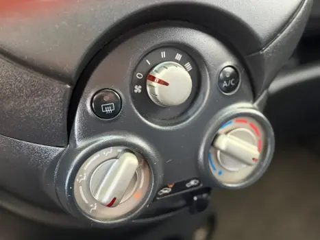 NISSAN March 1.6 16V 4P SV FLEX, Foto 15