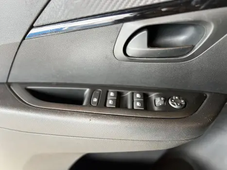 PEUGEOT 208 1.0 12V 4P FLEX LIKE, Foto 8