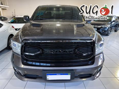 RAM Classic 5.7 V8 32V 4P HEMI LARAMIE NIGHT EDITION AUTOM�TICO, Foto 2
