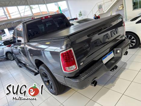 RAM Classic 5.7 V8 32V 4P HEMI LARAMIE NIGHT EDITION AUTOM�TICO, Foto 4