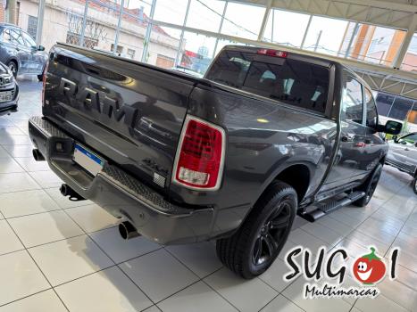 RAM Classic 5.7 V8 32V 4P HEMI LARAMIE NIGHT EDITION AUTOM�TICO, Foto 6