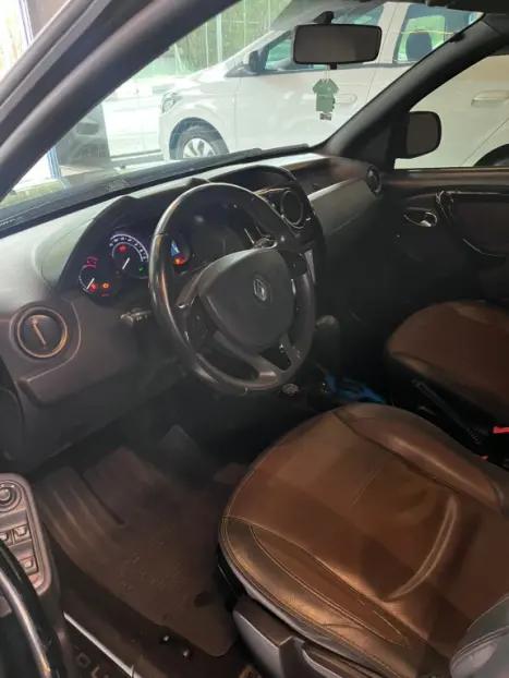 RENAULT Duster 2.0 16V 4P FLEX DYNAMIQUE AUTOM�TICO, Foto 3