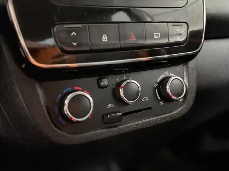 RENAULT Kwid 1.0 12V 4P SCE FLEX INTENSE, Foto 13