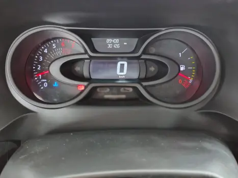 RENAULT Oroch 1.6 16V 4P FLEX INTENSE, Foto 9