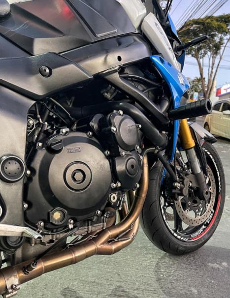 SUZUKI GSR 750 ZA, Foto 4