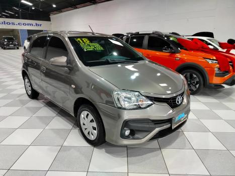 TOYOTA Etios Hatch 1.5 16V 4P FLEX XS AUTOMTICO, Foto 3