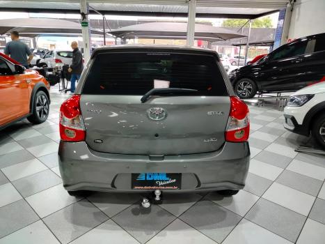 TOYOTA Etios Hatch 1.5 16V 4P FLEX XS AUTOMTICO, Foto 4