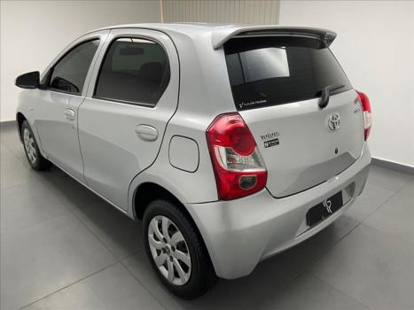 TOYOTA Etios Hatch 1.3 16V 4P FLEX X, Foto 6