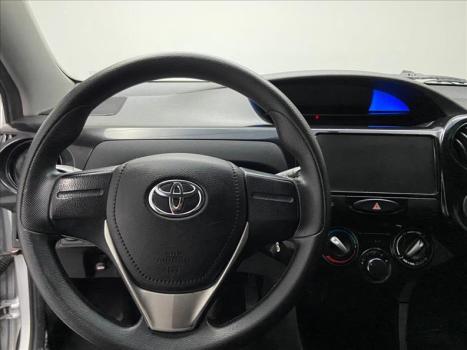TOYOTA Etios Hatch 1.3 16V 4P FLEX X, Foto 9