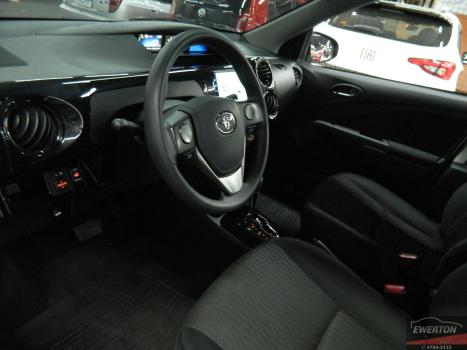 TOYOTA Etios Hatch 1.3 16V 4P FLEX X AUTOM�TICO, Foto 10