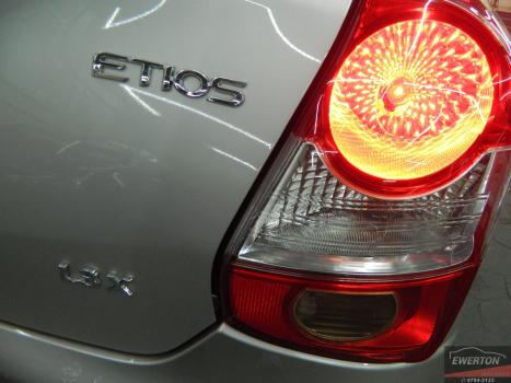 TOYOTA Etios Hatch 1.3 16V 4P FLEX X AUTOM�TICO, Foto 15