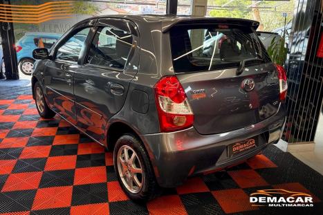 TOYOTA Etios Hatch 1.3 16V 4P FLEX XS, Foto 6