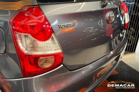 TOYOTA Etios Hatch 1.3 16V 4P FLEX XS, Foto 7