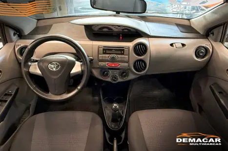 TOYOTA Etios Hatch 1.3 16V 4P FLEX XS, Foto 10