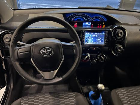 TOYOTA Etios Hatch 1.3 16V 4P FLEX X, Foto 4
