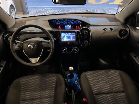 TOYOTA Etios Hatch 1.3 16V 4P FLEX X, Foto 5