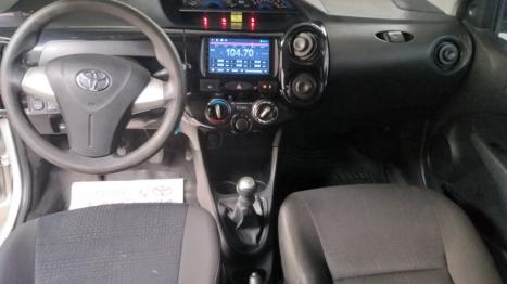 TOYOTA Etios Hatch 1.3 16V 4P FLEX X, Foto 7