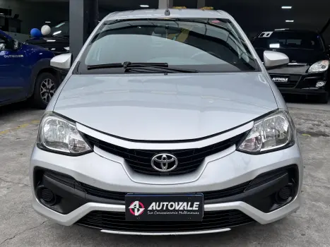 TOYOTA Etios Hatch 1.3 16V 4P FLEX X, Foto 2