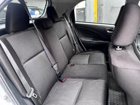 TOYOTA Etios Hatch 1.3 16V 4P FLEX X, Foto 6
