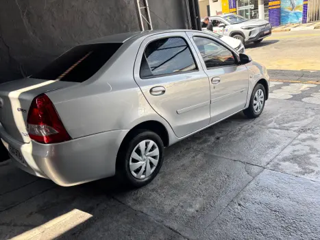 TOYOTA Etios Sedan 1.5 16V 4P FLEX X, Foto 2