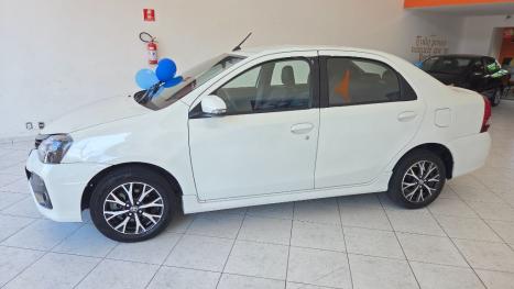 TOYOTA Etios Sedan 1.5 16V 4P FLEX PLATINUM AUTOM�TICO, Foto 2