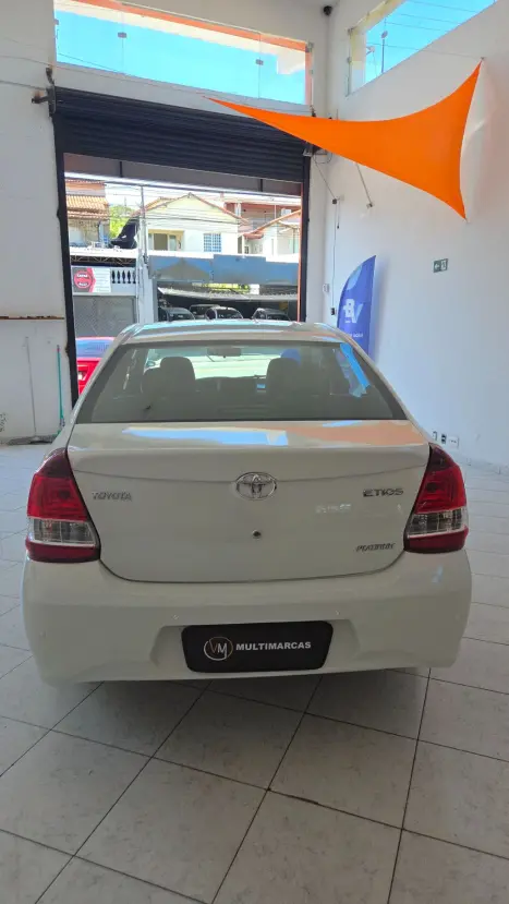 TOYOTA Etios Sedan 1.5 16V 4P FLEX PLATINUM AUTOM�TICO, Foto 8