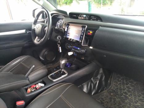 TOYOTA Hilux Caminhonete 2.8 16V 4P SR 4X4 DIESEL CABINE DUPLA AUTOMTICO, Foto 4