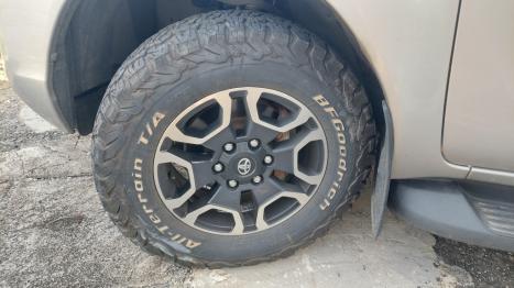 TOYOTA Hilux Caminhonete 2.8 16V 4P SR 4X4 DIESEL CABINE DUPLA AUTOM�TICO, Foto 17