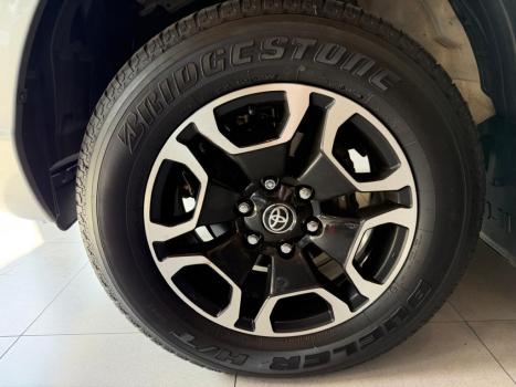 TOYOTA Hilux Caminhonete 2.8 16V SRV 4X4 DIESEL CABINE DUPLA AUTOM�TICO, Foto 9