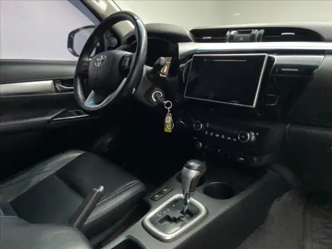 TOYOTA Hilux Caminhonete 2.8 16V SRV 4X4 DIESEL CABINE DUPLA AUTOM�TICO, Foto 14