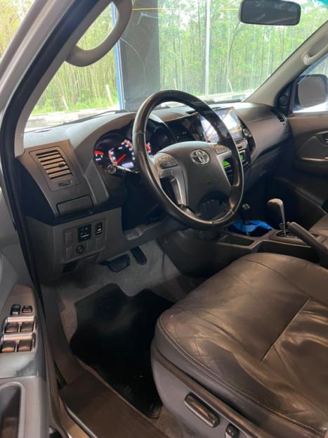 TOYOTA Hilux Caminhonete 3.0 4P 4X4 SRV TURBO DIESEL CABINE DUPLA AUTOMÁTICO, Foto 3