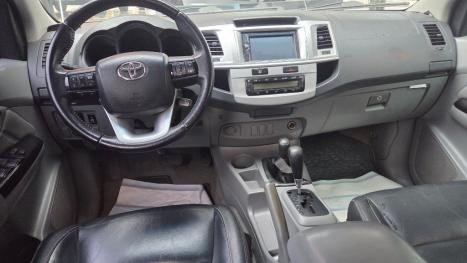TOYOTA Hilux Caminhonete 3.0 4P SR 4X4 TURBO DIESEL CABINE DUPLA AUTOMÁTICO, Foto 4