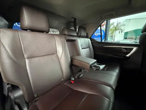 TOYOTA Hilux SW4 2.7 16V 4P FLEX SRV 7 LUGARES AUTOM�TICO, Foto 15