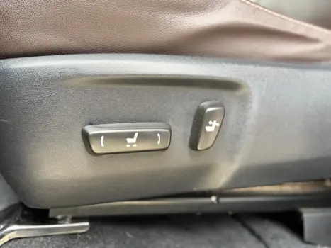 TOYOTA Hilux SW4 2.7 16V 4P FLEX SRV 7 LUGARES AUTOM�TICO, Foto 23