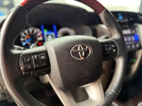 TOYOTA Hilux SW4 2.7 16V 4P FLEX SRV 7 LUGARES AUTOM�TICO, Foto 24