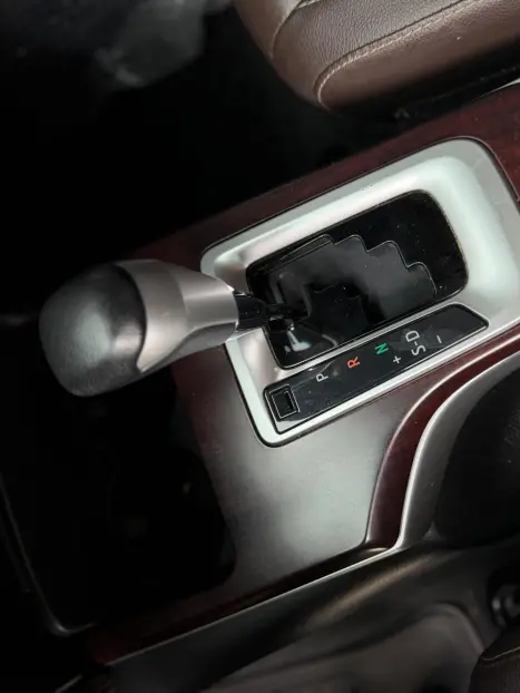 TOYOTA Hilux SW4 2.7 16V 4P FLEX SRV 7 LUGARES AUTOM�TICO, Foto 25