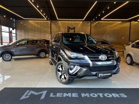 TOYOTA Hilux SW4 2.8 4P SRX 4X4 DIAMOND 7 LUGARES TURBO DIESEL AUTOM�TICO, Foto 1