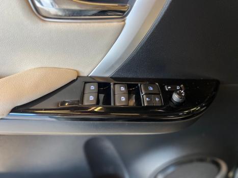 TOYOTA Hilux SW4 2.8 4P SRX 4X4 DIAMOND 7 LUGARES TURBO DIESEL AUTOM�TICO, Foto 2