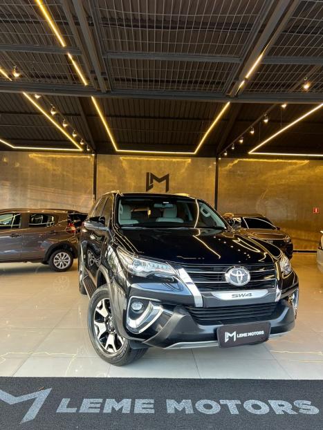 TOYOTA Hilux SW4 2.8 4P SRX 4X4 DIAMOND 7 LUGARES TURBO DIESEL AUTOM�TICO, Foto 9