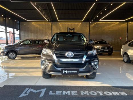 TOYOTA Hilux SW4 2.8 4P SRX 4X4 DIAMOND 7 LUGARES TURBO DIESEL AUTOM�TICO, Foto 21